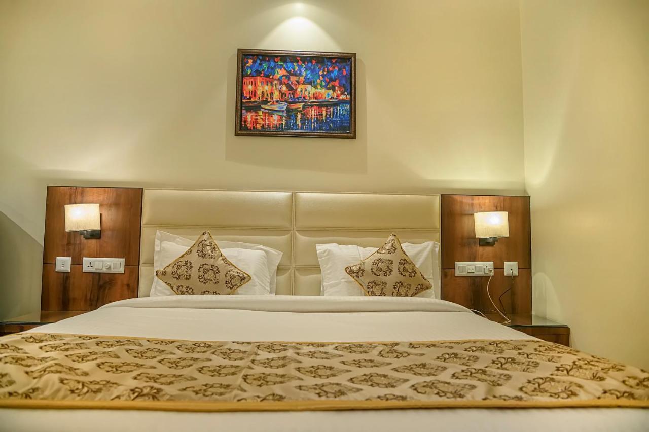 Hotel Hira Inn-10Mins From Railway Station & Bus Station Prayagraj Exterior foto